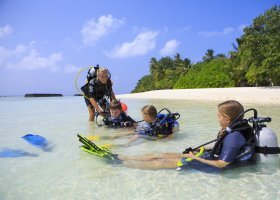 maledivy-hotel-kuramathi-island-resort-117_ext_w_1.jpg