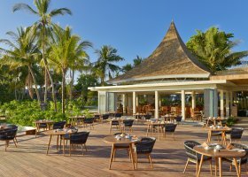 maledivy-hotel-kuramathi-island-resort-126_ext_w_1.jpg
