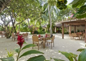 maledivy-hotel-kuramathi-island-resort-134_ext_w_1.jpg
