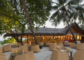 maledivy-hotel-kuramathi-island-resort-135_ext_w_1.jpg