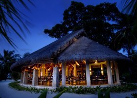 maledivy-hotel-kuramathi-island-resort-136_ext_w_1.jpg