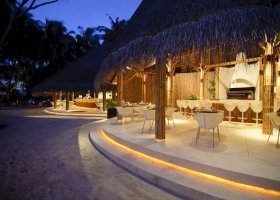 maledivy-hotel-kuramathi-island-resort-139_ext_w_1.jpg