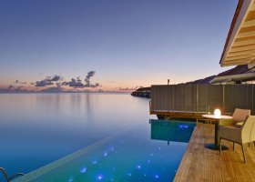 maledivy-hotel-kuramathi-island-resort-215_ext_w_1.jpg