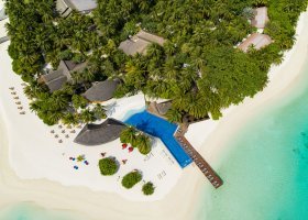 maledivy-hotel-kuramathi-island-resort-283_ext_w_1.jpg