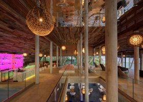 maledivy-hotel-kuramathi-island-resort-284_ext_w_1.jpg