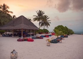 maledivy-hotel-kuramathi-island-resort-285_ext_w_1.jpg