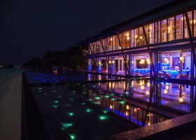 maledivy-hotel-kuramathi-island-resort-288_ext_w_1.jpg