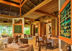 maledivy-hotel-kuramathi-island-resort-293_ext_w_1.jpg