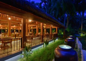 maledivy-hotel-kuramathi-island-resort-298_ext_w_1.jpg