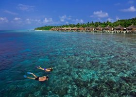 maledivy-hotel-kuramathi-island-resort-304_ext_w_1.jpg