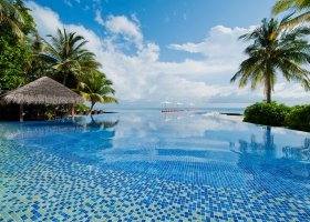 maledivy-hotel-kuramathi-island-resort-307_ext_w_1.jpg