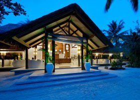 maledivy-hotel-kuramathi-island-resort-313_ext_w_1.jpg