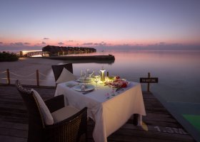 maledivy-hotel-lily-beach-resort-223_ext_w_1.jpg