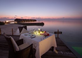 maledivy-hotel-lily-beach-resort-302_ext_w_1.jpg