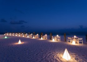 maledivy-hotel-meeru-island-resort-062_ext_w_2.jpg