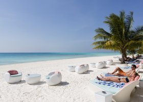 maledivy-hotel-meeru-island-resort-069_ext_w_2.jpeg