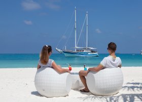 maledivy-hotel-meeru-island-resort-076_ext_w_2.jpg
