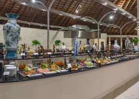 maledivy-hotel-meeru-island-resort-202_ext_w_2.jpg