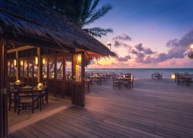 maledivy-hotel-meeru-island-resort-209_ext_w_2.jpg