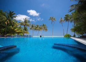 maledivy-hotel-meeru-maldives-309_ext_w_2.jpeg