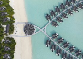 maledivy-hotel-movenpick-resort-kuredhivaru-002_ext_w_1.jpg