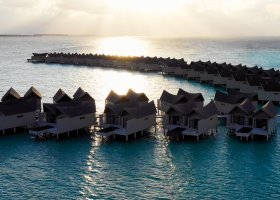 maledivy-hotel-movenpick-resort-kuredhivaru-006_ext_w_1.jpg