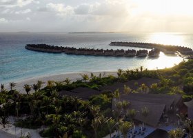 maledivy-hotel-movenpick-resort-kuredhivaru-017_ext_w_1.jpg