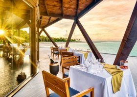 maledivy-hotel-movenpick-resort-kuredhivaru-120_ext_w_1.jpg