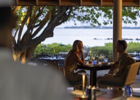 maledivy-hotel-niva-dhigali-255_ext_w_1.jpg
