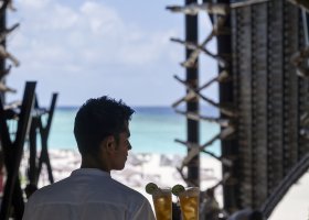 maledivy-hotel-niva-dhigali-281_ext_w_1.jpg