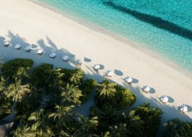 maledivy-hotel-niva-velassaru-401_ext_w_1.jpg
