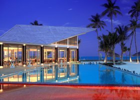 maledivy-hotel-oblu-sangeli-147_ext_w_1.jpg