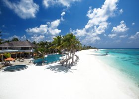 maledivy-hotel-oblu-sangeli-171_ext_w_1.jpg