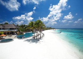 maledivy-hotel-oblu-sangeli-233_ext_w_1.jpg
