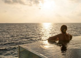 maledivy-hotel-outrigger-maafushivaru-108_ext_w_1.jpg