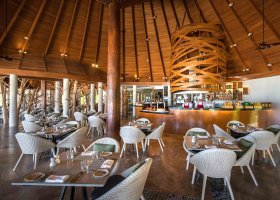 maledivy-hotel-ozen-life-maadhoo-443_ext_w_1.jpg