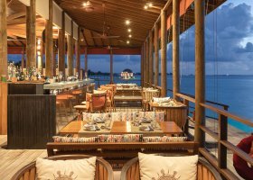maledivy-hotel-ozen-life-maadhoo-445_ext_w_1.jpg