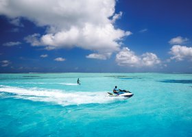 maledivy-hotel-ozen-life-maadhoo-448_ext_w_1.jpg