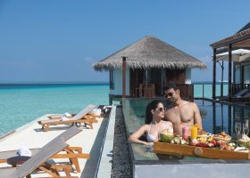 maledivy-hotel-ozen-life-maadhoo-479_ext_w_1.jpg