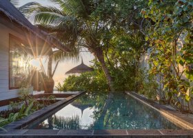 maledivy-hotel-ozen-life-maadhoo-510_ext_w_1.jpg