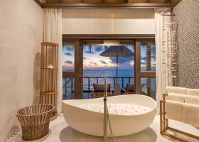 maledivy-hotel-ozen-life-maadhoo-511_ext_w_1.jpg