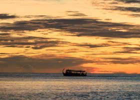 maledivy-hotel-ozen-life-maadhoo-517_ext_w_1.jpg