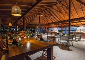 maledivy-hotel-ozen-life-maadhoo-520_ext_w_1.jpg