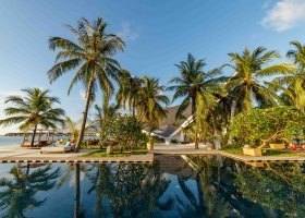 maledivy-hotel-ozen-reserve-bolifushi-215_ext_w_1.jpg