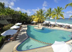 maledivy-hotel-paradise-island-resort-016_ext_w_2.jpg
