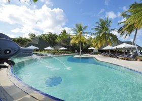 maledivy-hotel-paradise-island-resort-161_ext_w_2.jpg