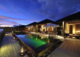 maledivy-hotel-paradise-island-resort-254_ext_w_2.jpg