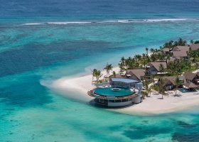maledivy-hotel-six-senses-kanuhura-671_ext_w_1.jpg