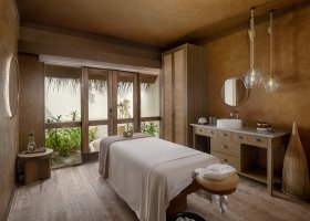 maledivy-hotel-six-senses-kanuhura-682_ext_w_1.jpg
