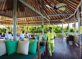 maledivy-hotel-six-senses-laamu-099_ext_w_1.jpg